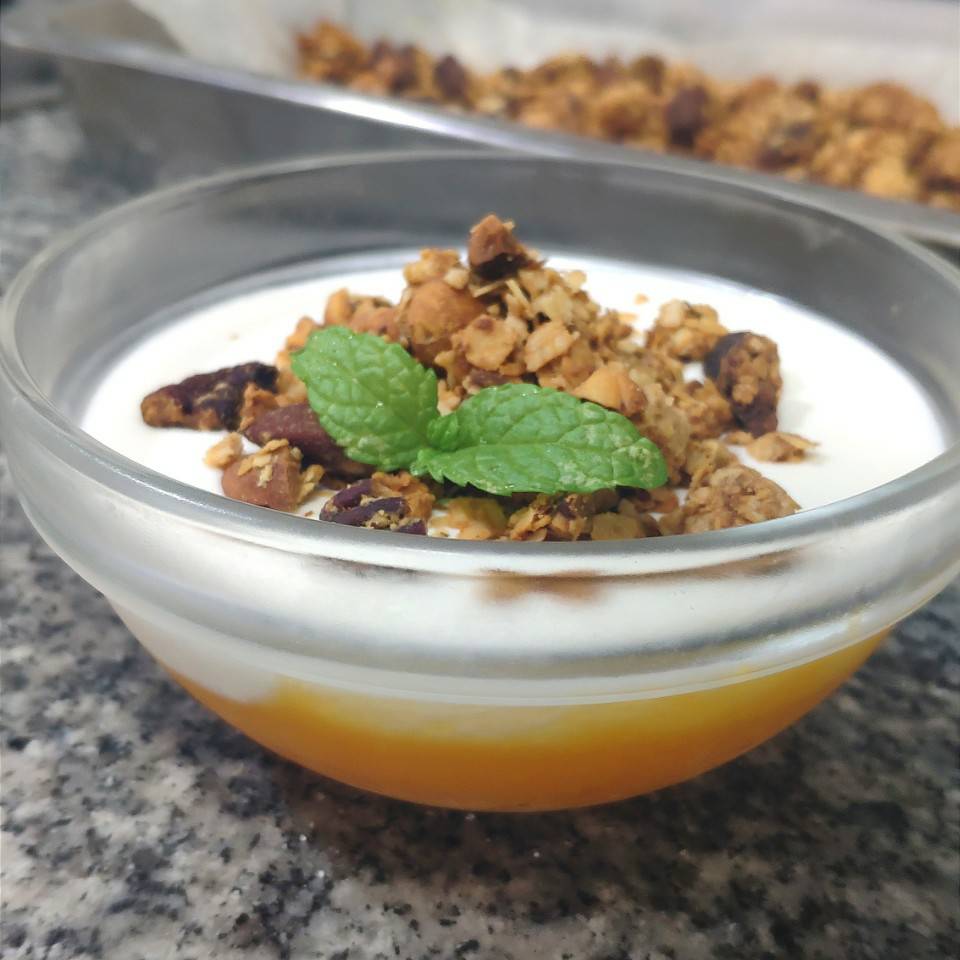 Vasitos de yogur con caqui