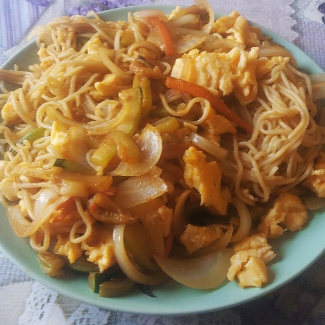Fideos con verdura. Fideos con verdura.