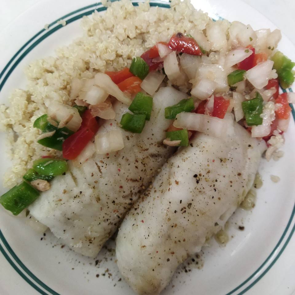 Lomitos de Merluza con quinoa a la vinagreta Lomitos de Merluza con quinoa a la vinagreta