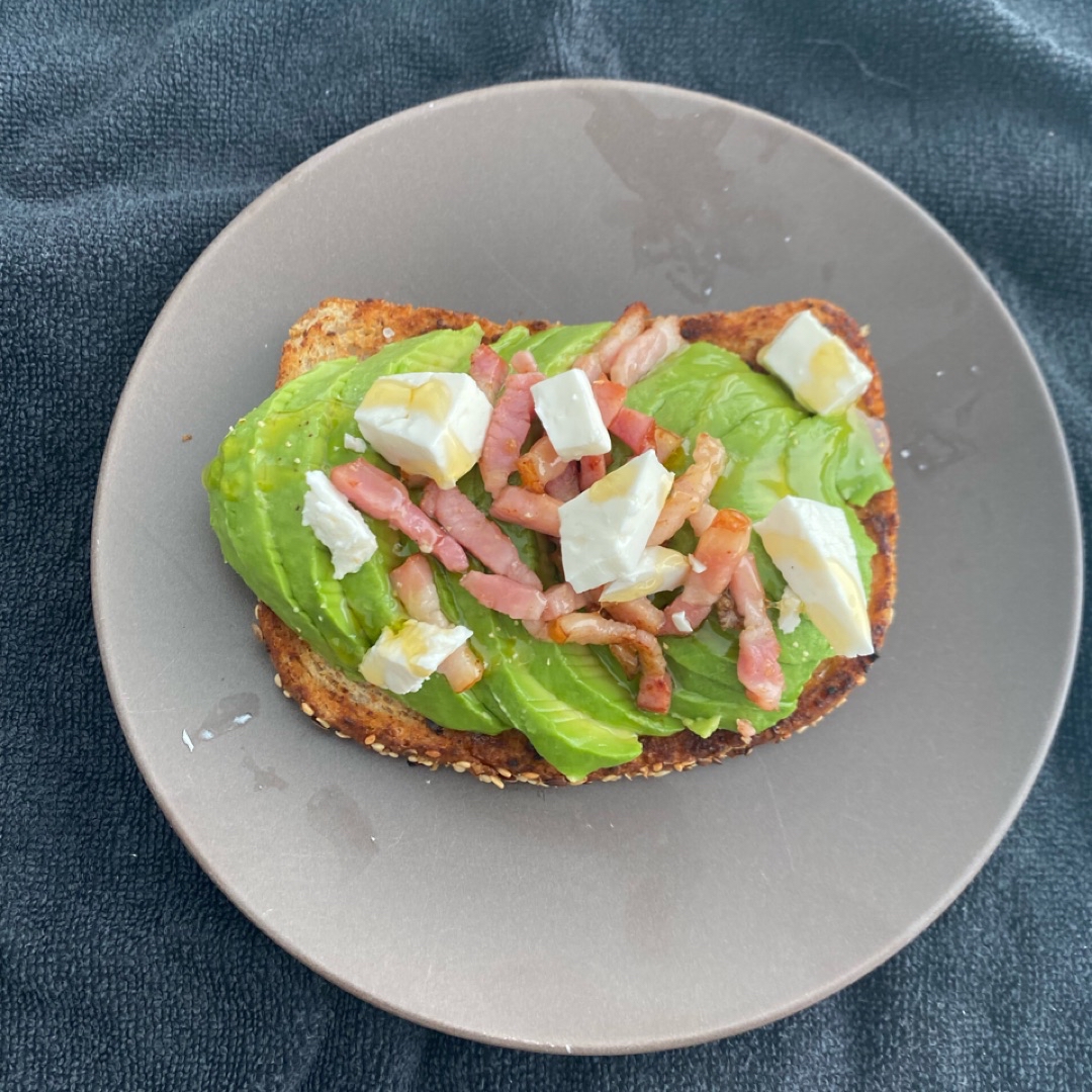 Tostada de Aguacate Tostada de Aguacate
