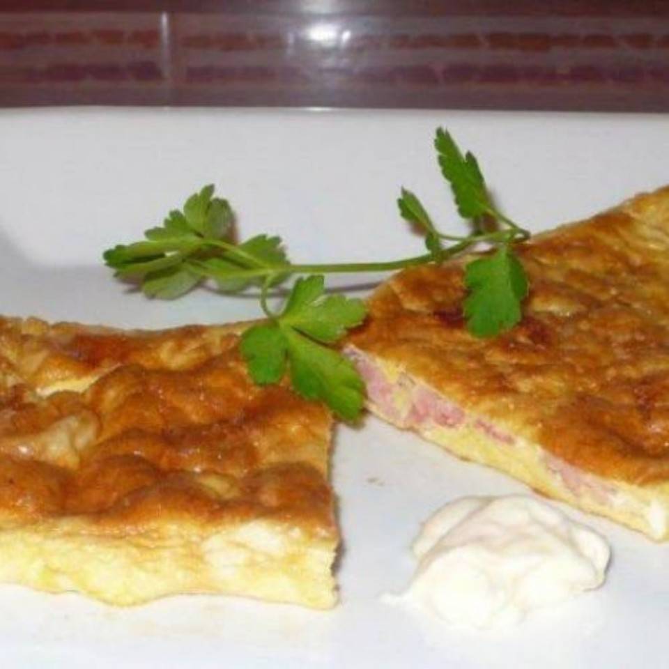 Tortilla con jamón y queso Tortilla con jamón y queso