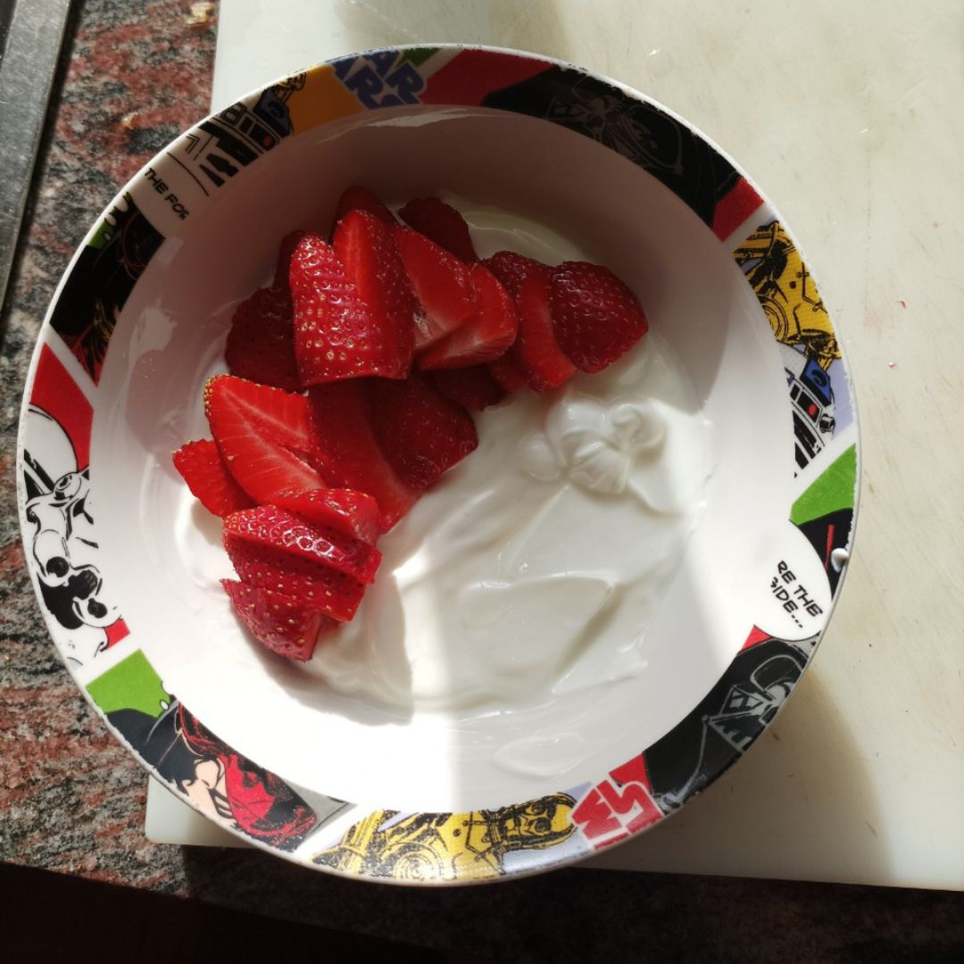Bowl de fresas 🍓🌟 Paso 1 Bowl de fresas 🍓🌟 Paso 1