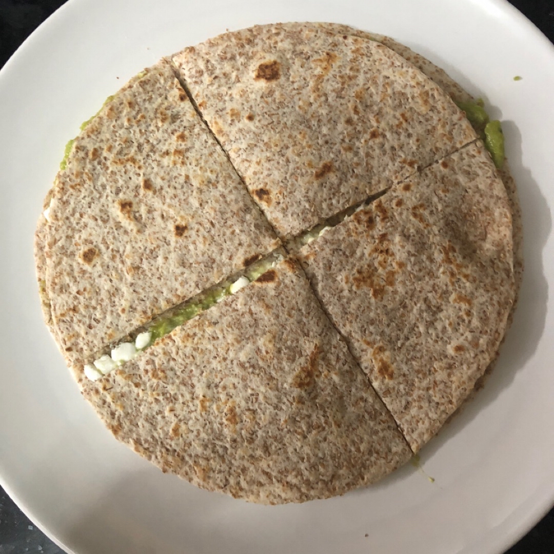 Quesadilla de queso y guacamole Quesadilla de queso y guacamole