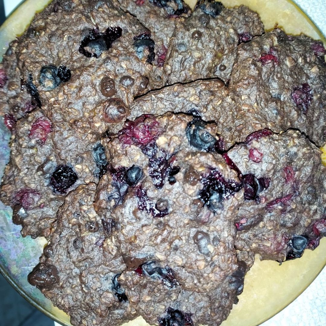 Galletas de chocolate con frutos rojos Galletas de chocolate con frutos rojos