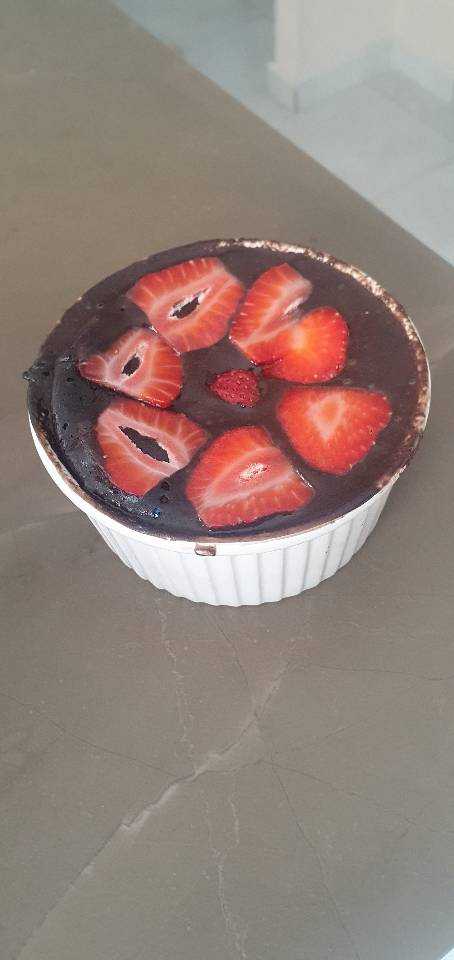 Volcán de chocolate y fresas Volcán de chocolate y fresas