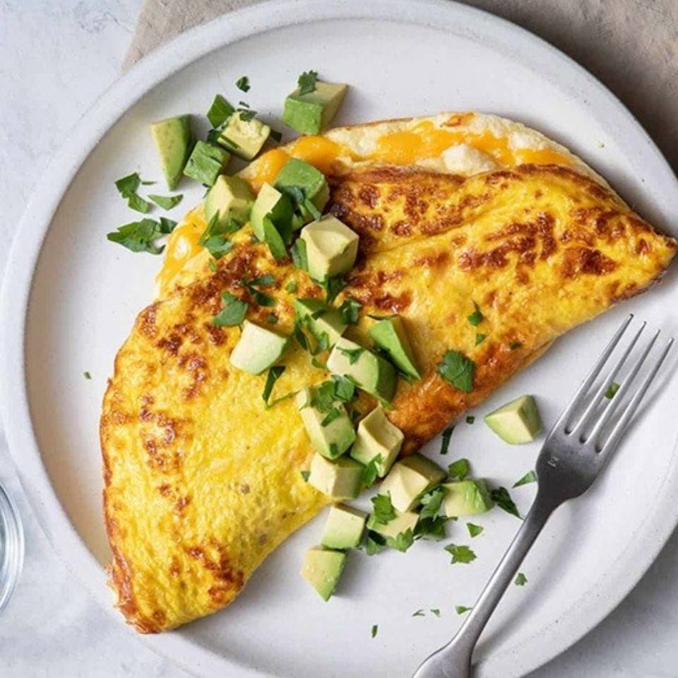 Tortita con huevo, aguacate y queso Tortita con huevo, aguacate y queso