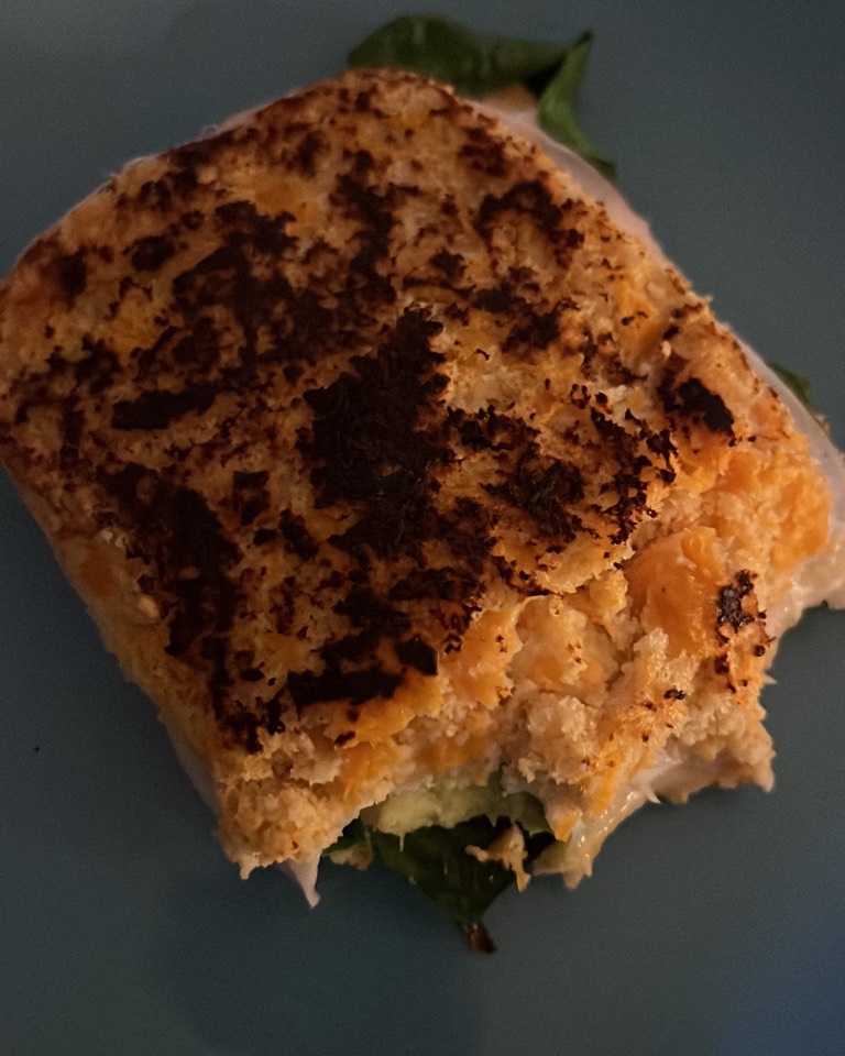 Sandwich con pan de calabaza al micro!🎃