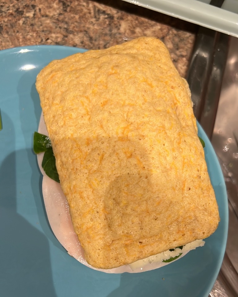 Sandwich con pan de calabaza al micro!🎃
