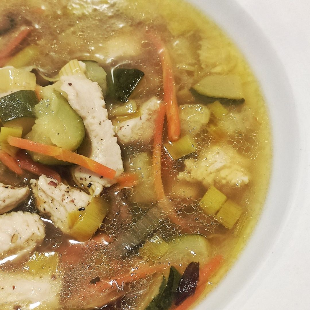Sopa de verduras y pollo Sopa de verduras y pollo