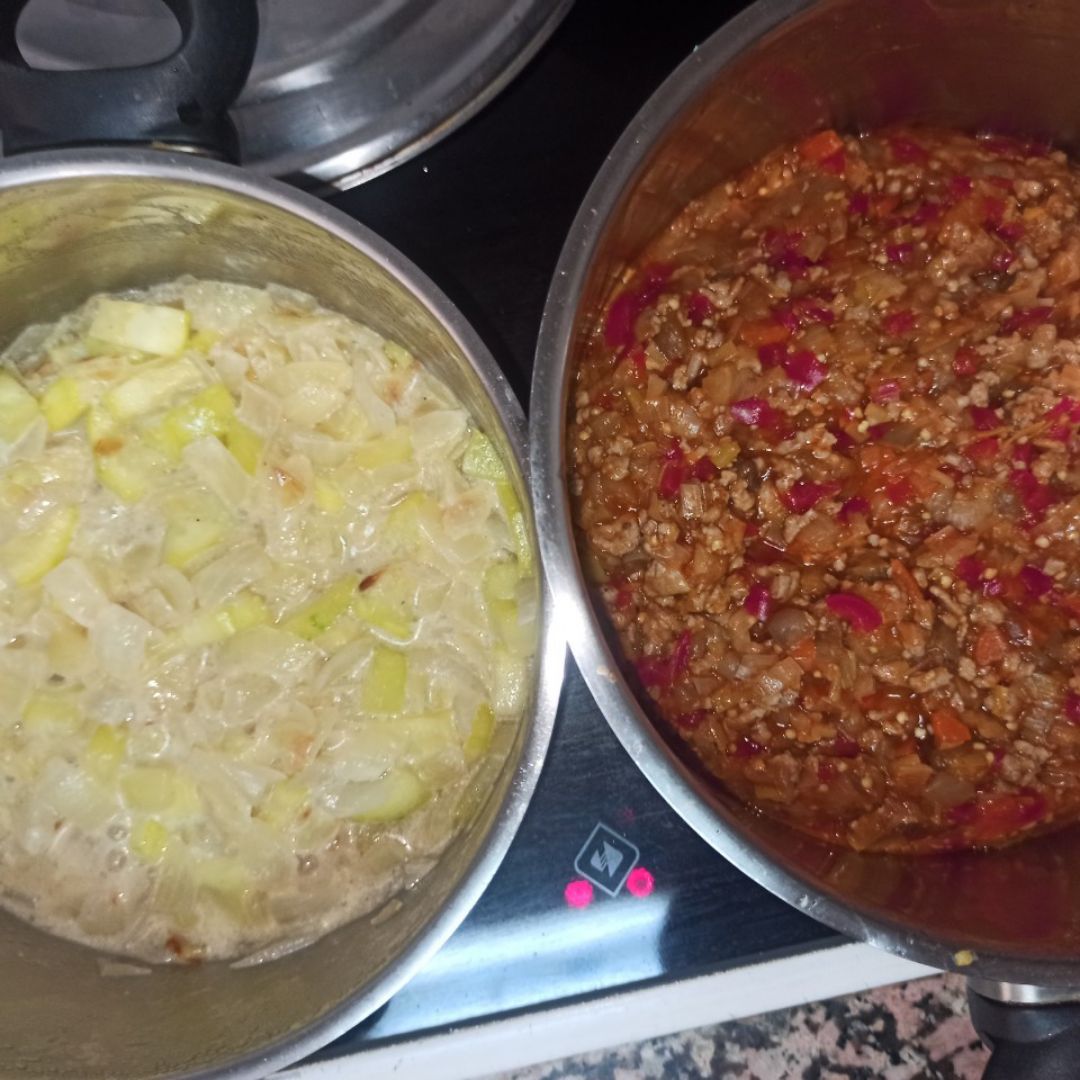 Canelones rellenos de verduras y carne con bechamel de calabacín Paso 0 Canelones rellenos de verduras y carne con bechamel de calabacín Paso 0