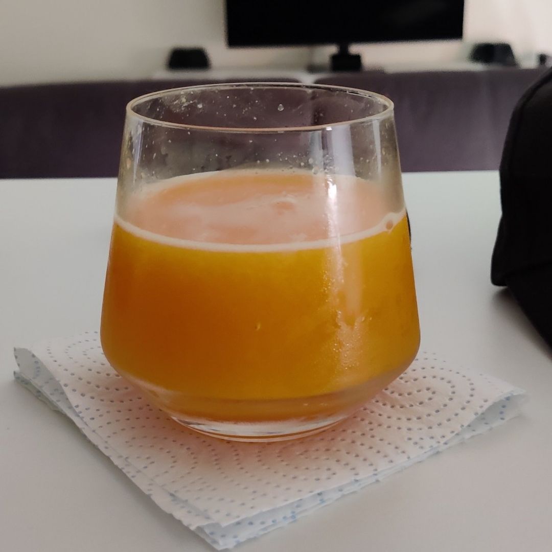 Zumo fresco de naranjas y limón Zumo fresco de naranjas y limón