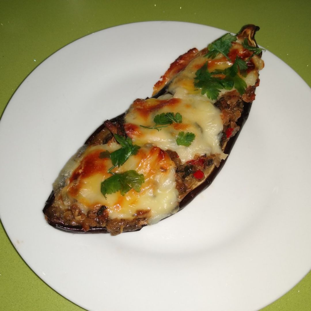 Berenjenas rellenas de tofu y verduras Berenjenas rellenas de tofu y verduras