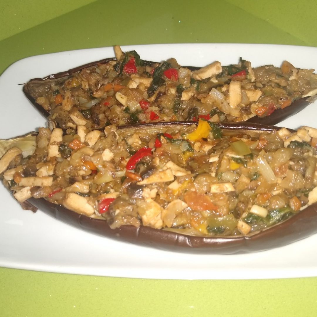 Berenjenas rellenas de tofu y verduras Paso 5 Berenjenas rellenas de tofu y verduras Paso 5