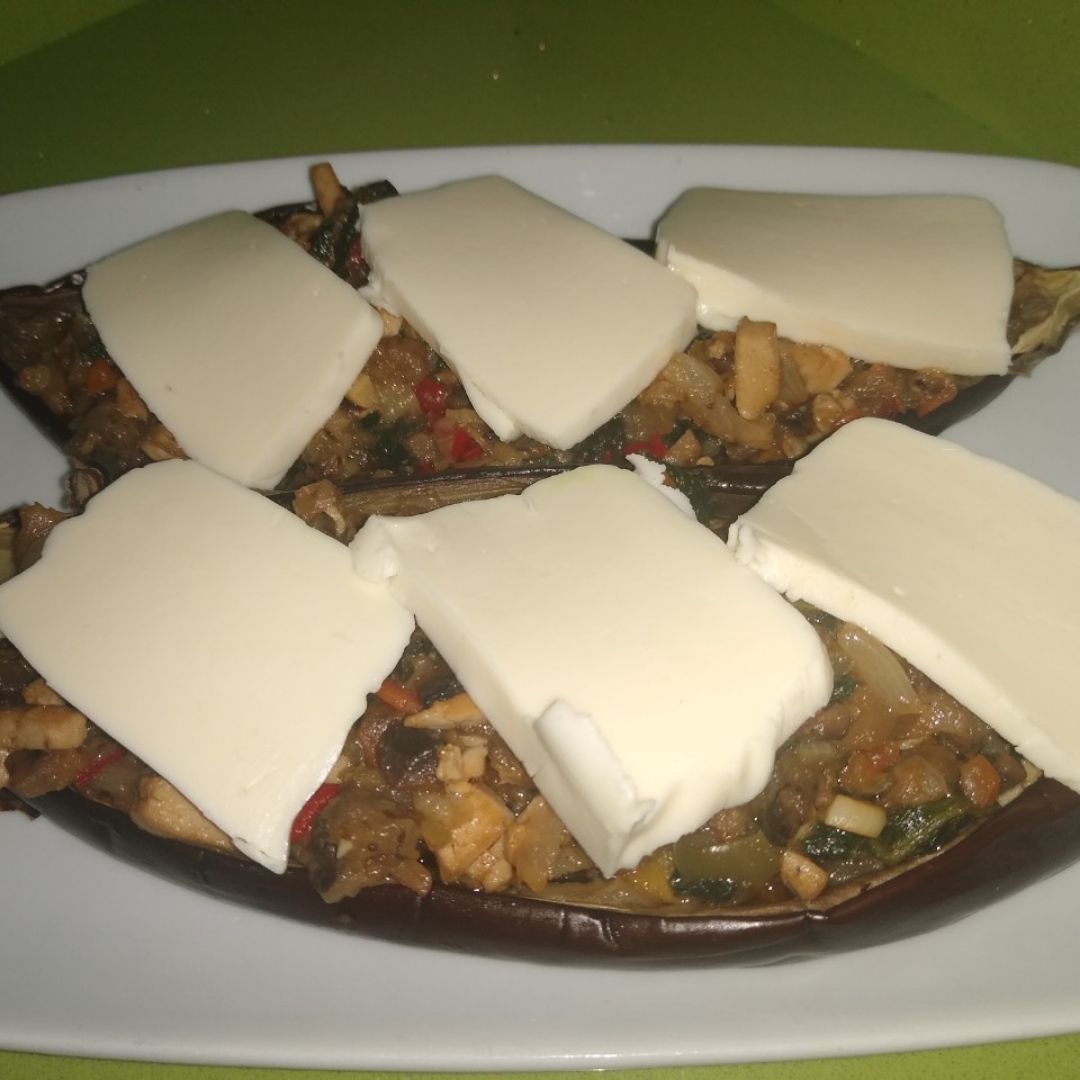 Berenjenas rellenas de tofu y verduras Paso 5 Berenjenas rellenas de tofu y verduras Paso 5