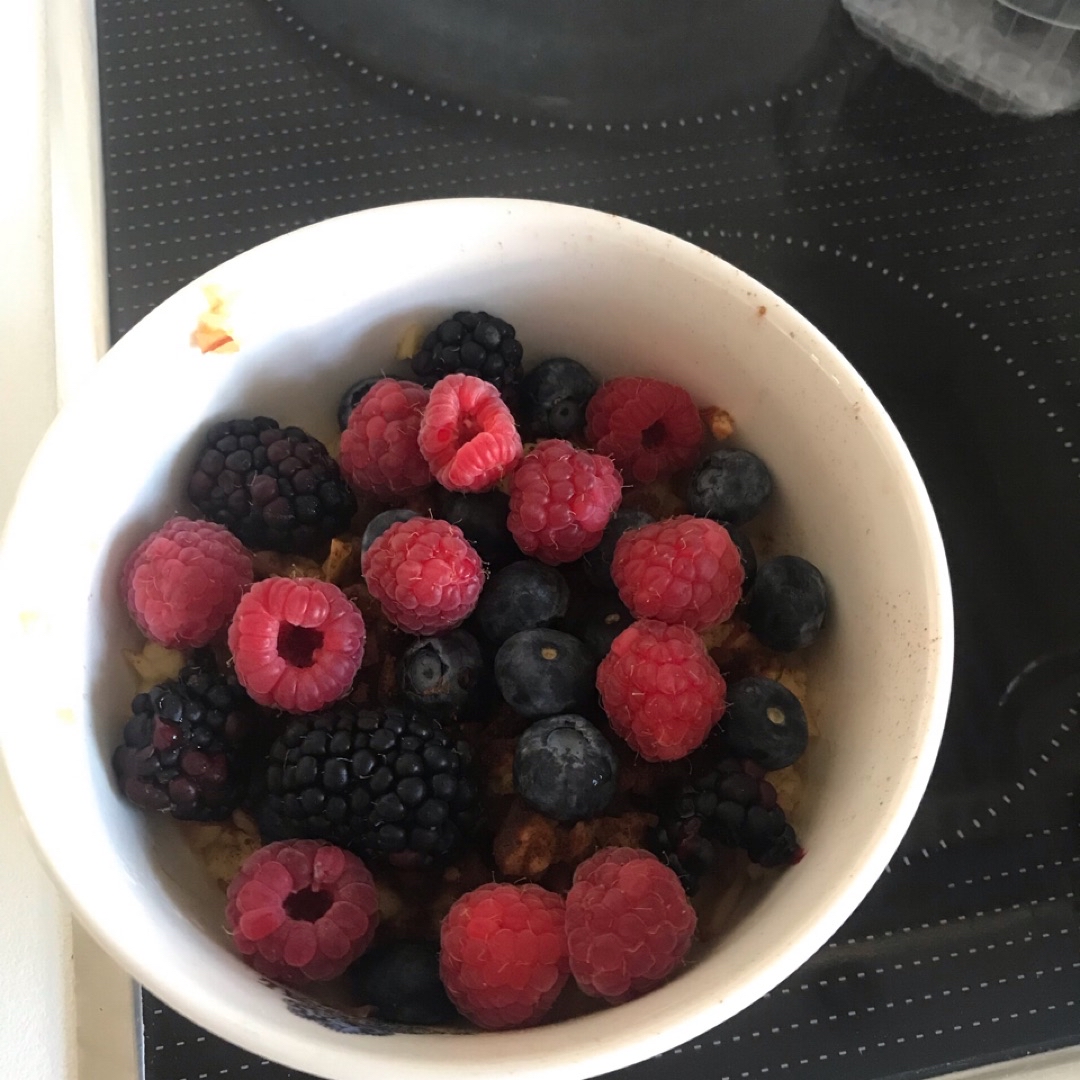 Bowl kéfir frutas de bosque y manzana asada Paso 0 Bowl kéfir frutas de bosque y manzana asada Paso 0