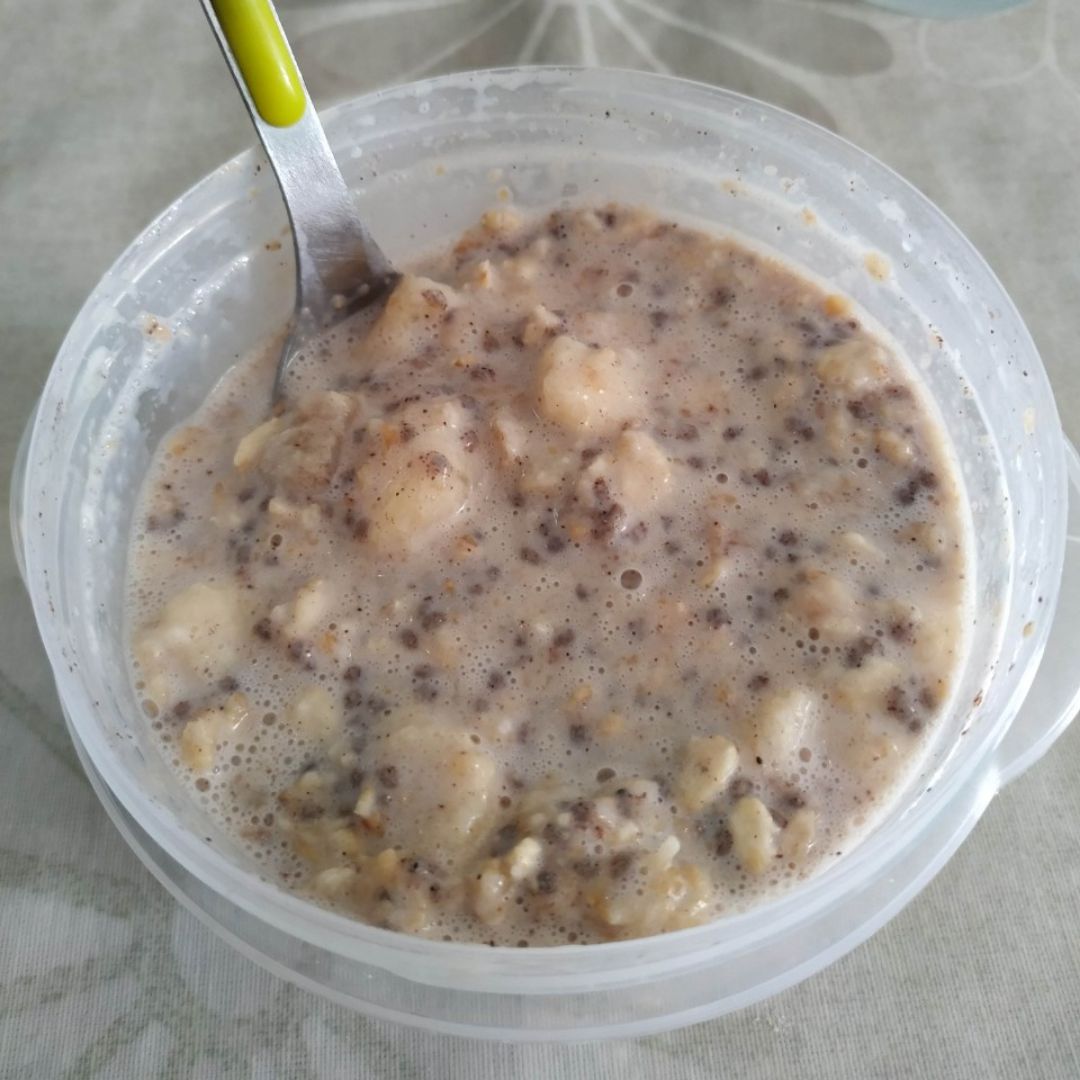 Overnight oats de platano y crema de cacahuete Overnight oats de platano y crema de cacahuete