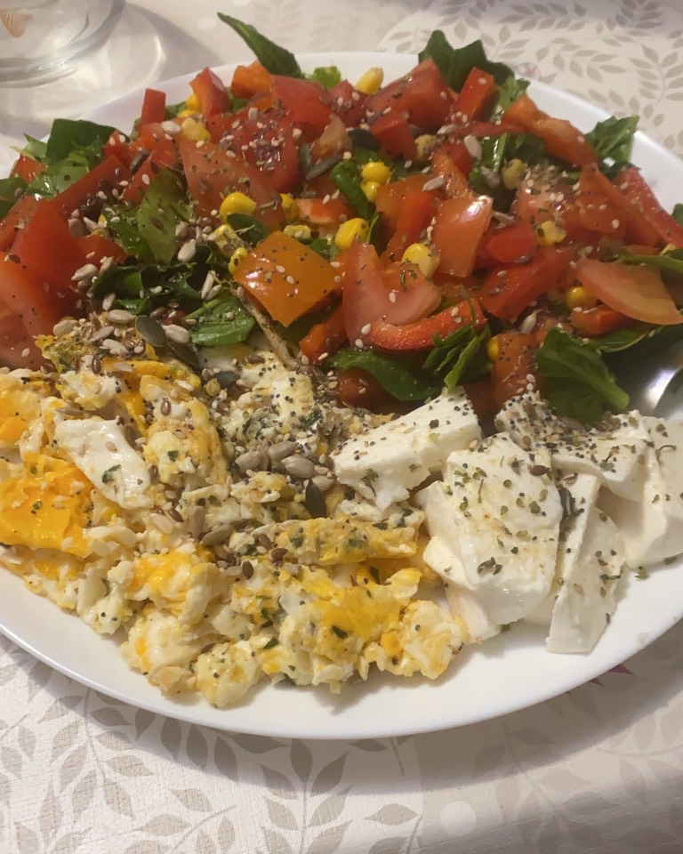 Plato variado 🥬🥚🍅🧀 Plato variado 🥬🥚🍅🧀