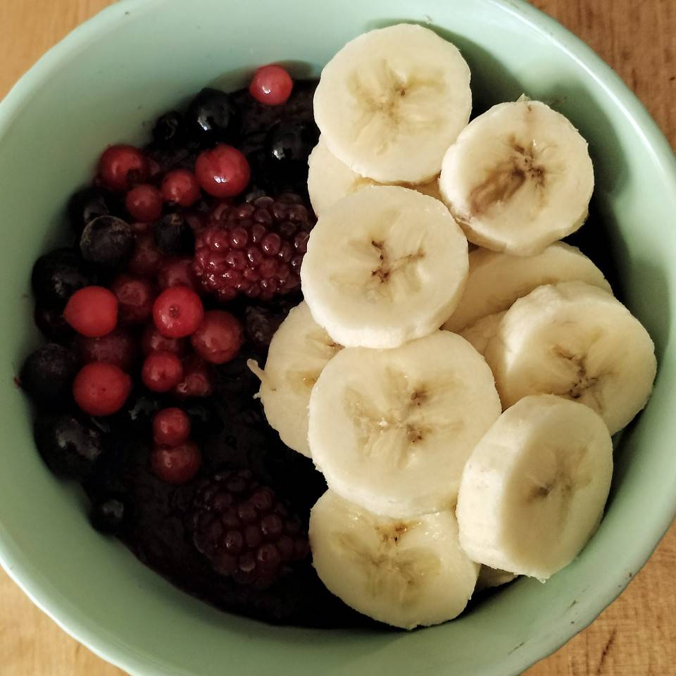 Porridge desayuno frutos rojos y plátano Porridge desayuno frutos rojos y plátano