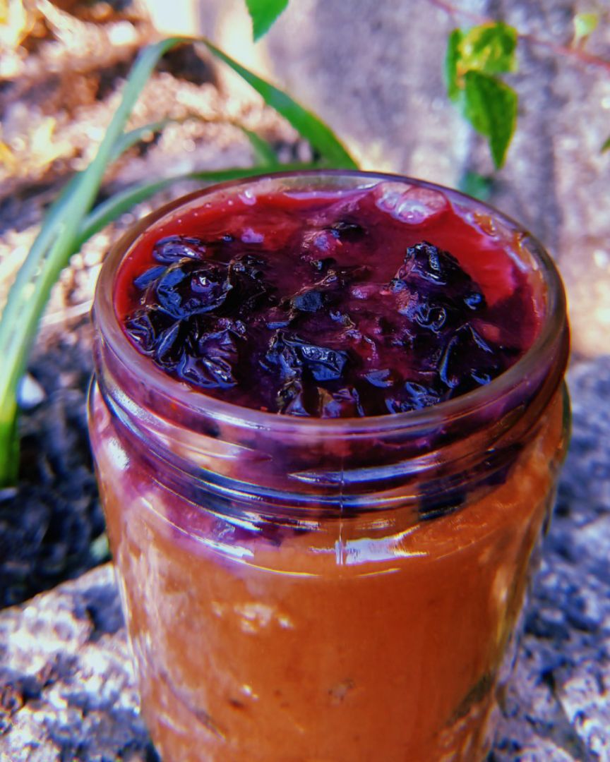 Mousse de cacao 🍫, banana 🍌 y aguacate 🥑 con avena, uvas 🍇 pasas y miel. Paso 3 Mousse de cacao 🍫, banana 🍌 y aguacate 🥑 con avena, uvas 🍇 pasas y miel. Paso 3