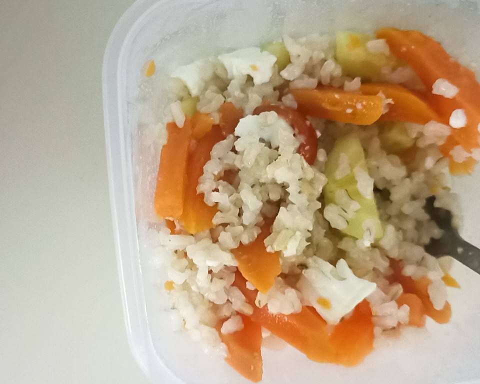 Ensalada de arroz con pepino Ensalada de arroz con pepino