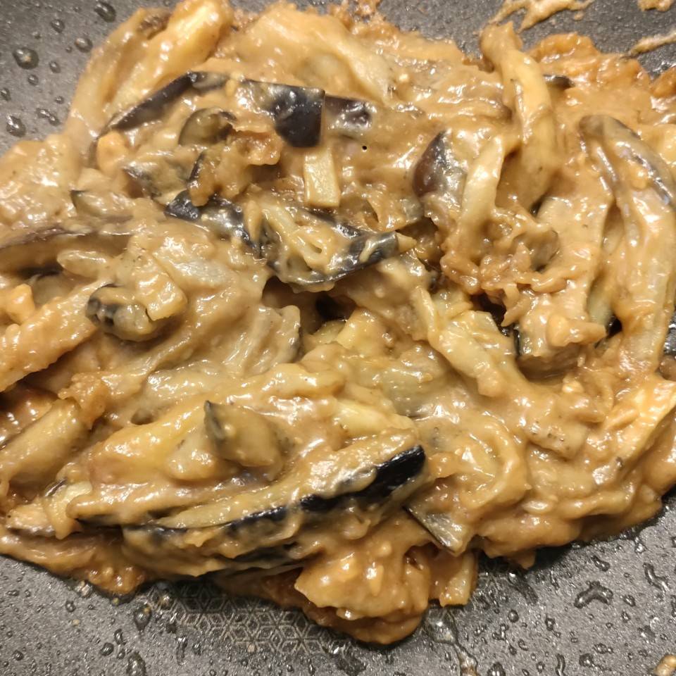 Berenjenas con crema de cacahuete
