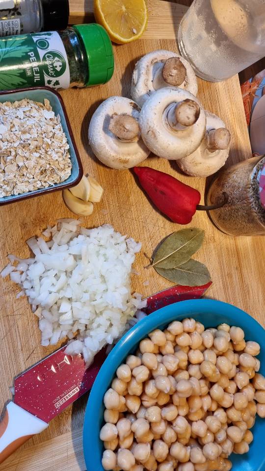 Hamburguesa de garbanzos y champiñones Hamburguesa de garbanzos y champiñones