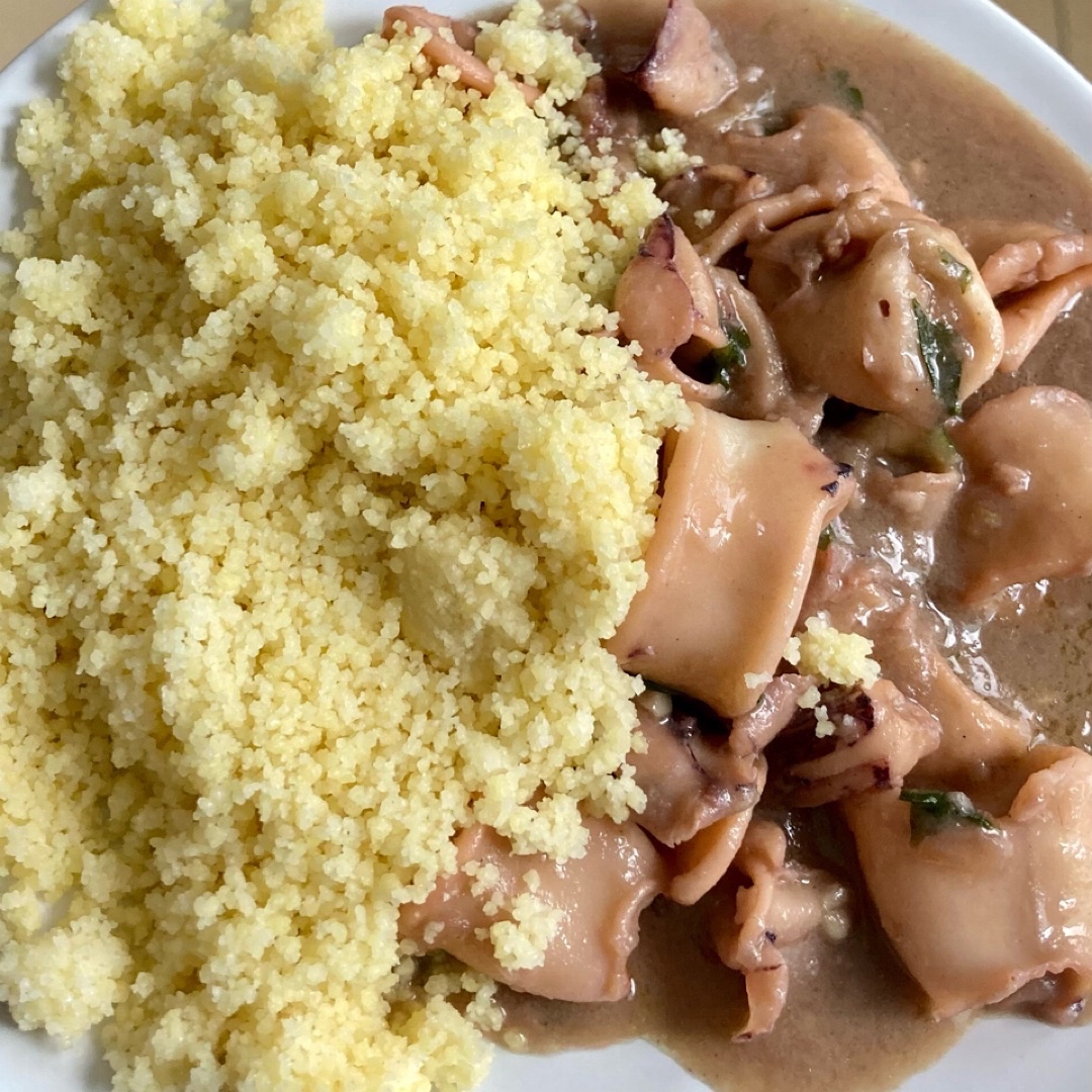 Chipirones a la marinera con cuscús Chipirones a la marinera con cuscús