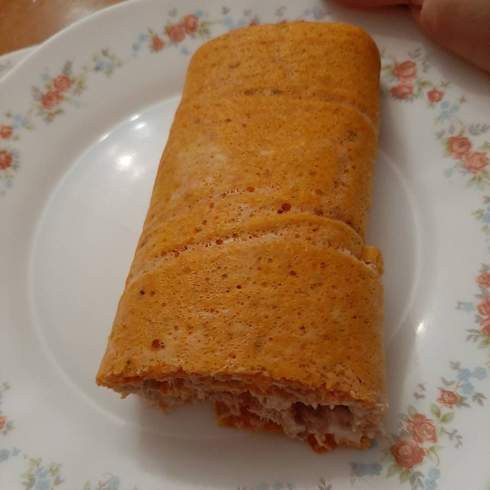 Rollo de zanahoria con queso crema y atún