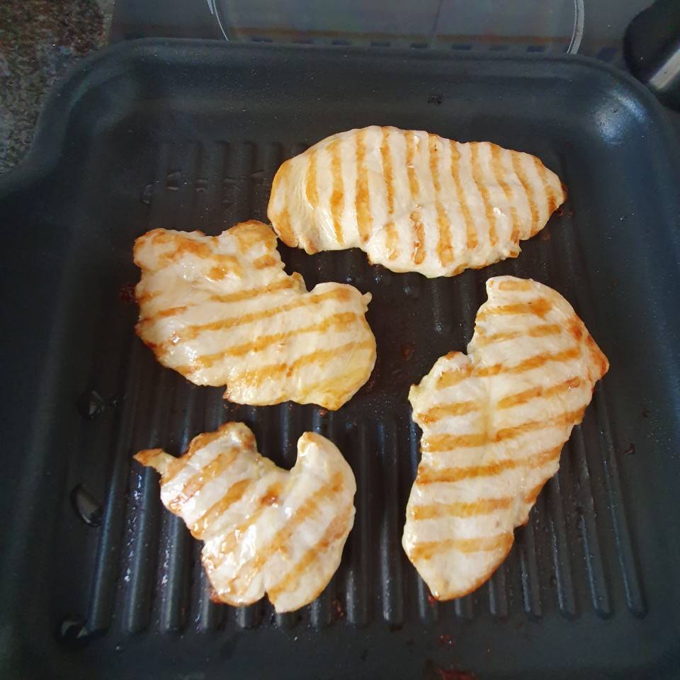 Ensalada pasta y pollo . Ensalada pasta y pollo .