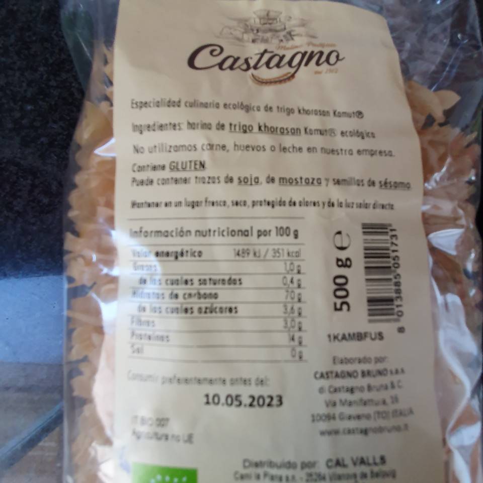 Ensalada pasta y pollo . Ensalada pasta y pollo .