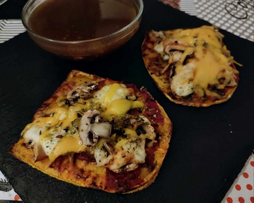 Pizzetas de calabaza bajas en calorías. Pizzetas de calabaza bajas en calorías.