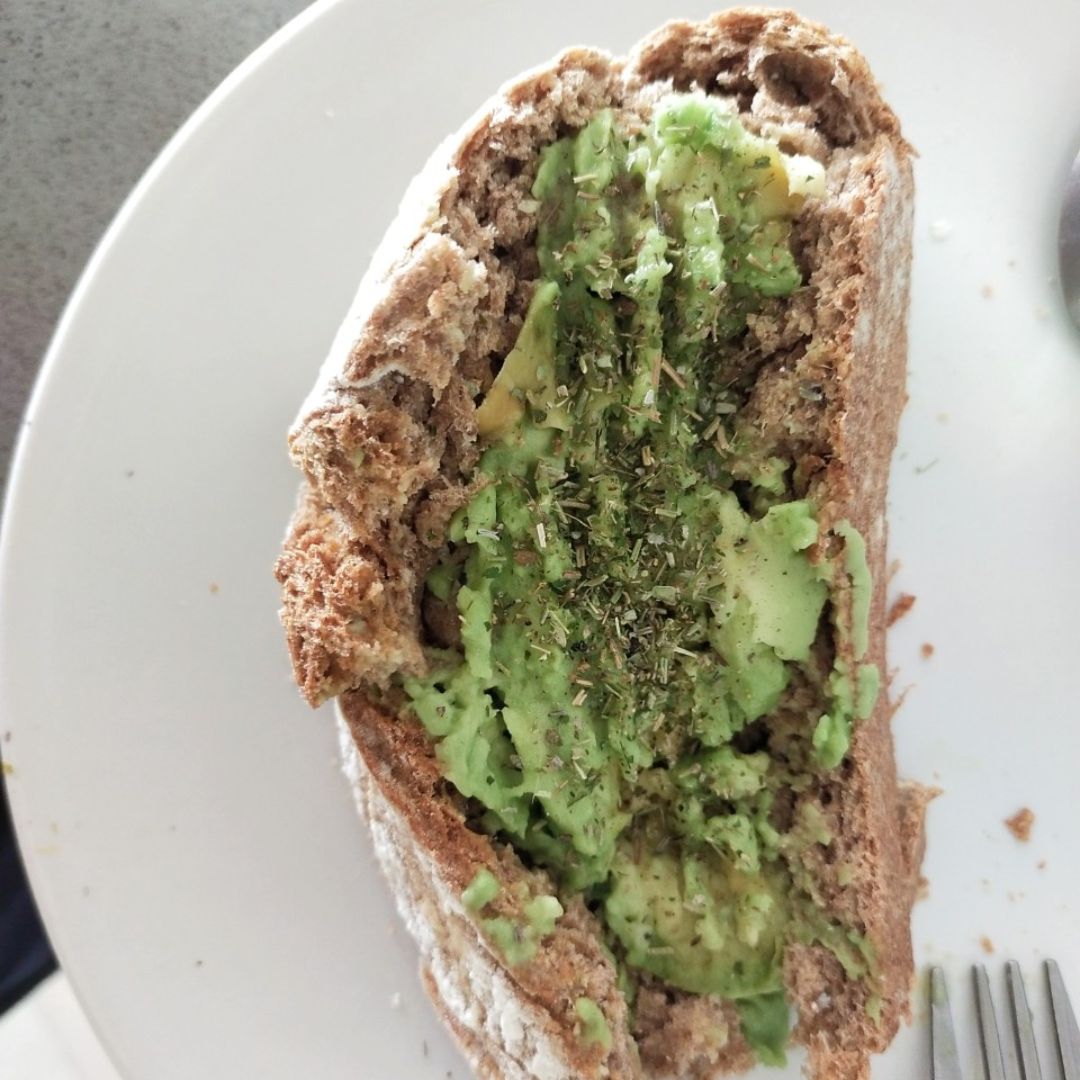 Avocado toast. Con rulo y arándanos. Paso 1 Avocado toast. Con rulo y arándanos. Paso 1