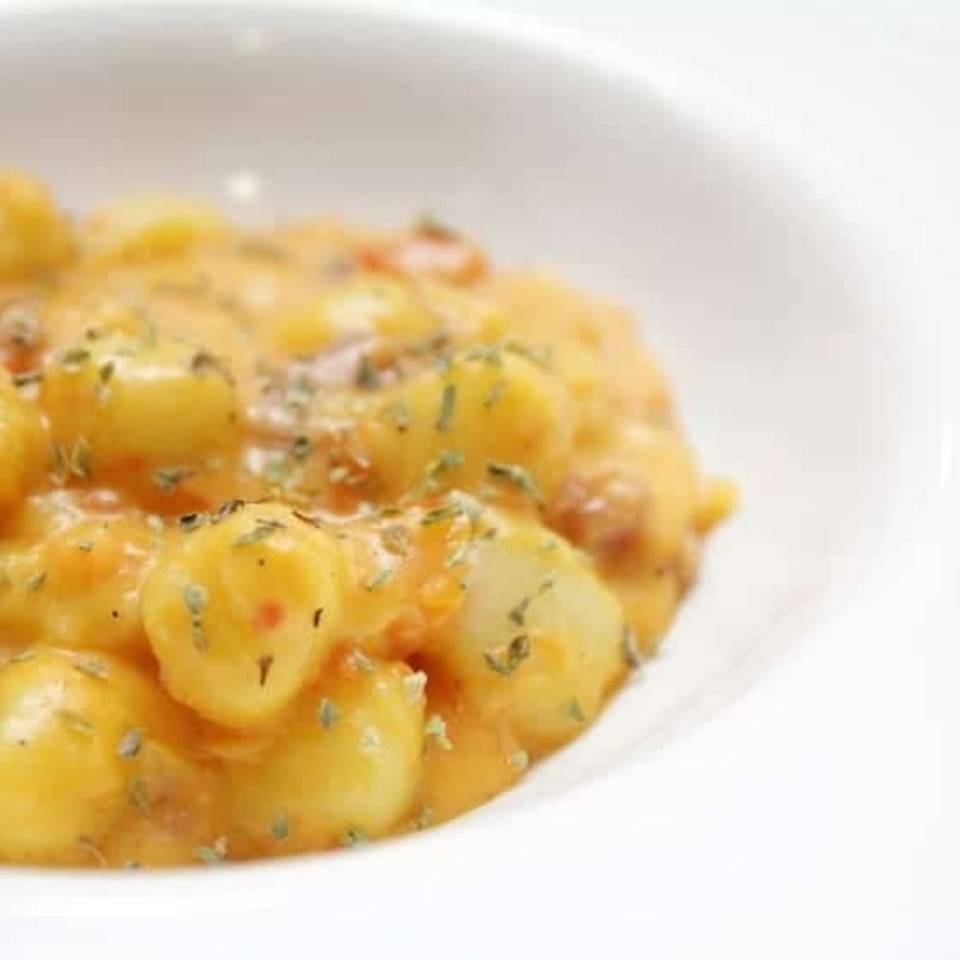 ÑOQUIS CON SALSA DE CALABAZA Y ROQUEFORT ÑOQUIS CON SALSA DE CALABAZA Y ROQUEFORT