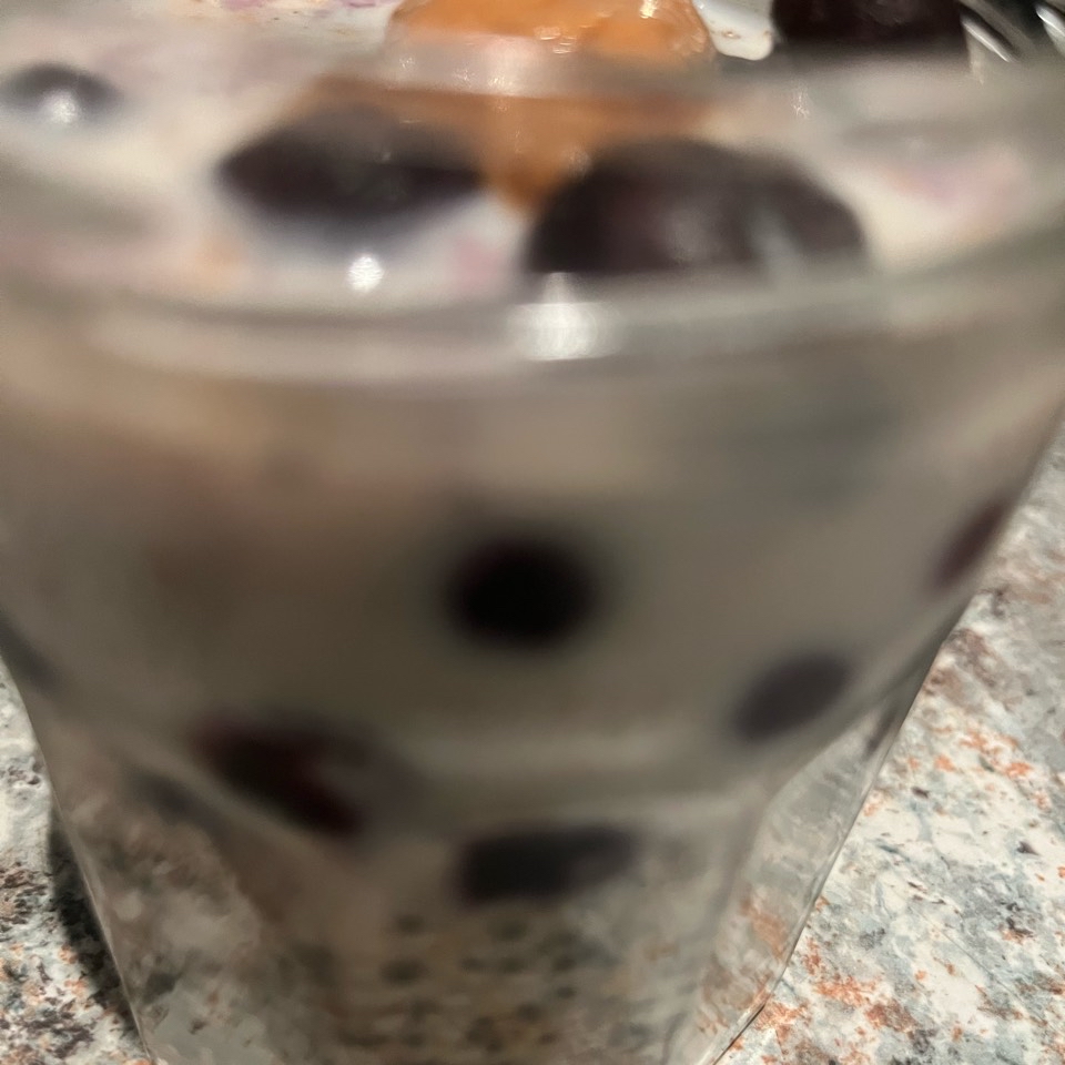 Avena con chia, coco, arándanos y crema de cacahuete Avena con chia, coco, arándanos y crema de cacahuete