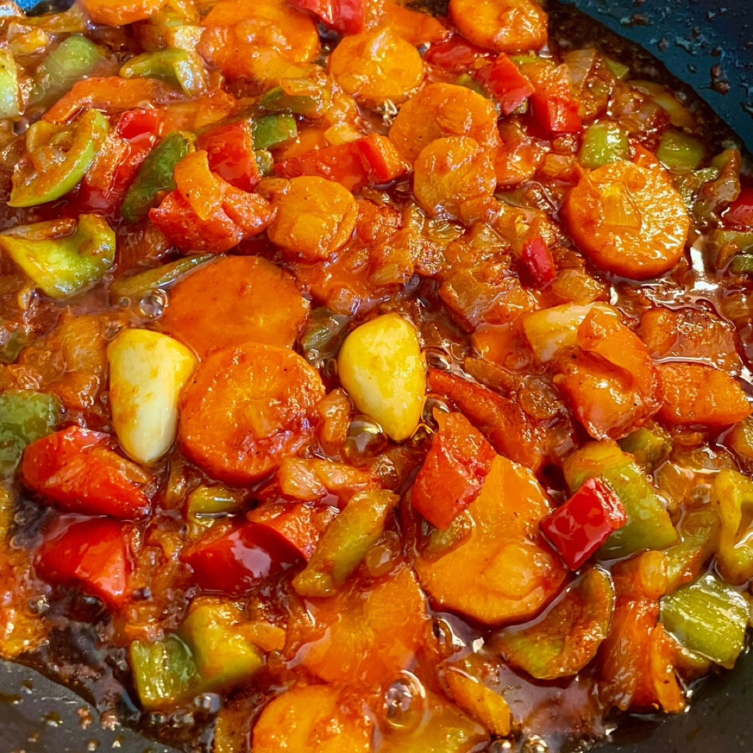 Potaje de verduras 🧅🫑🧄🍅🥕🎃 Paso 2