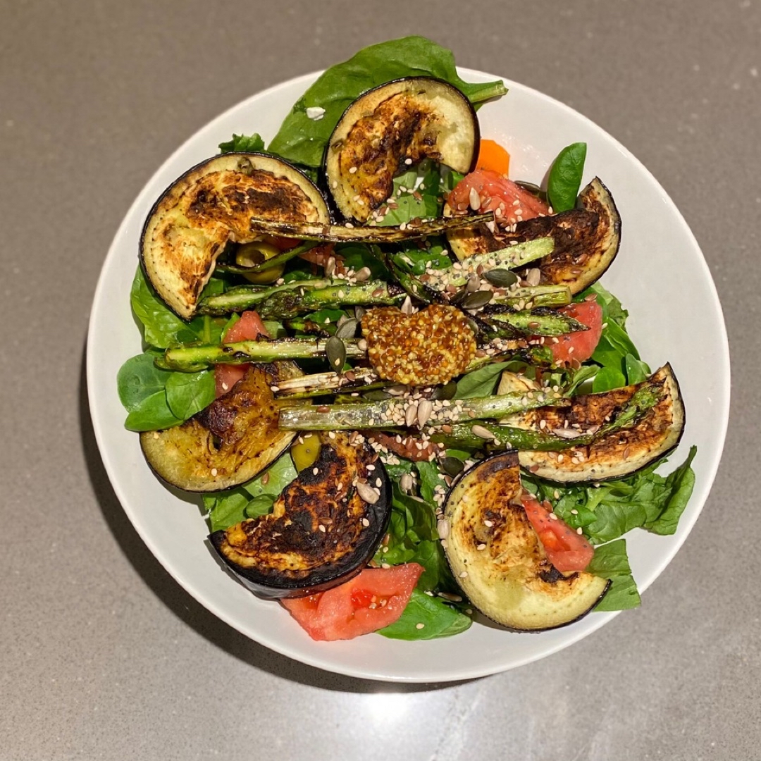 Ensalada con Espárragos Verdes y Berenjena Ensalada con Espárragos Verdes y Berenjena