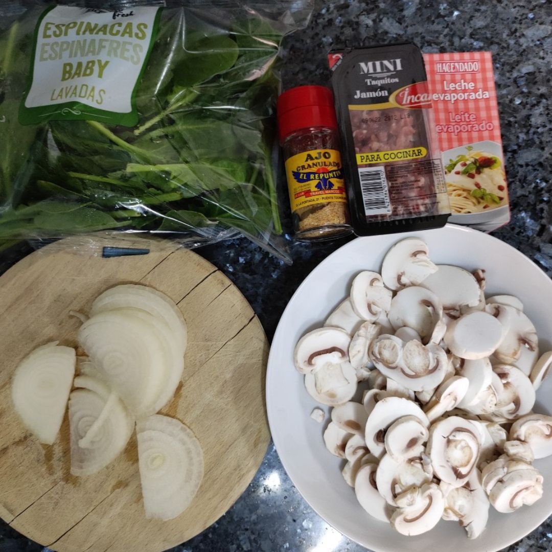 Champiñones con jamoncitos y espinacas Paso 0 Champiñones con jamoncitos y espinacas Paso 0