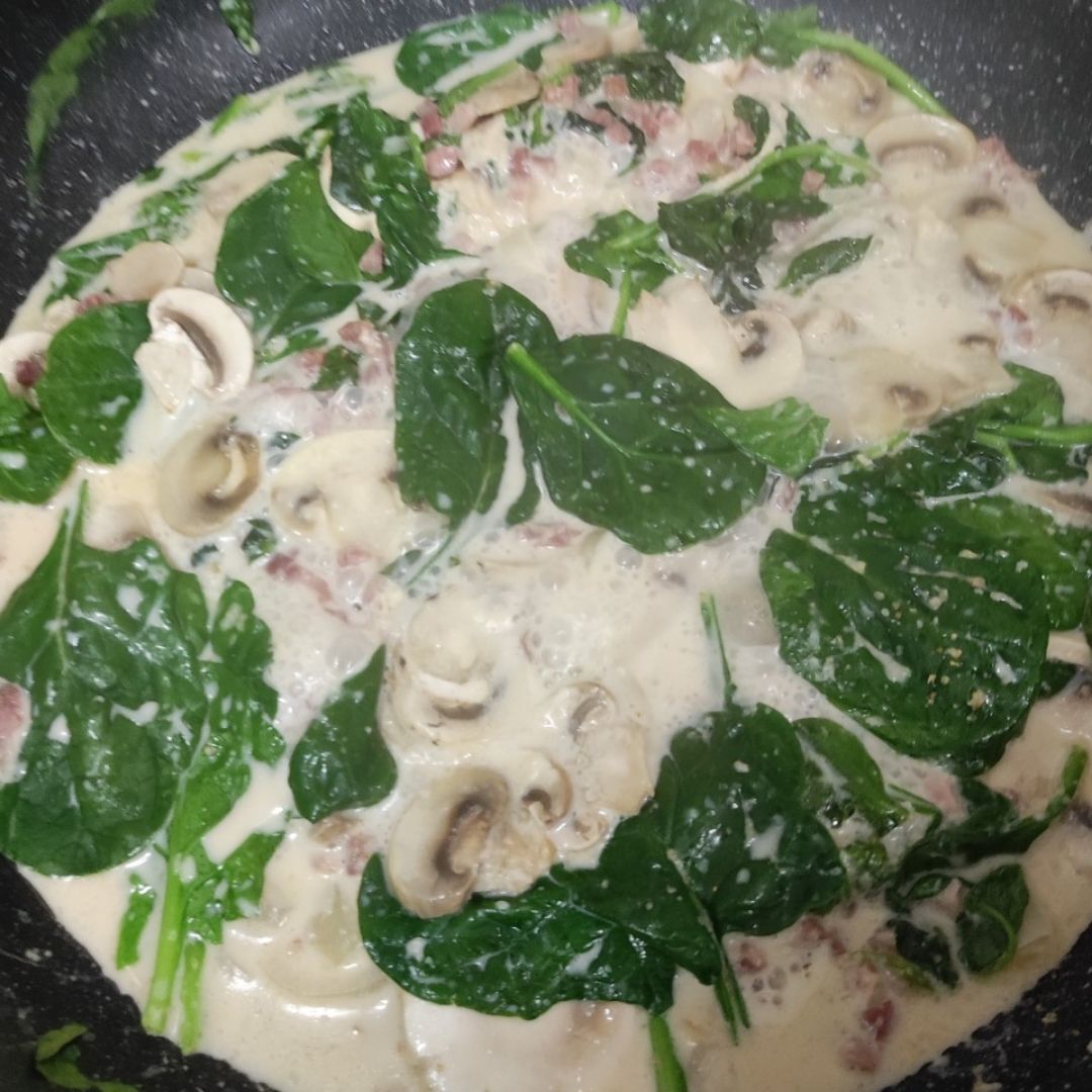Champiñones con jamoncitos y espinacas Paso 1 Champiñones con jamoncitos y espinacas Paso 1