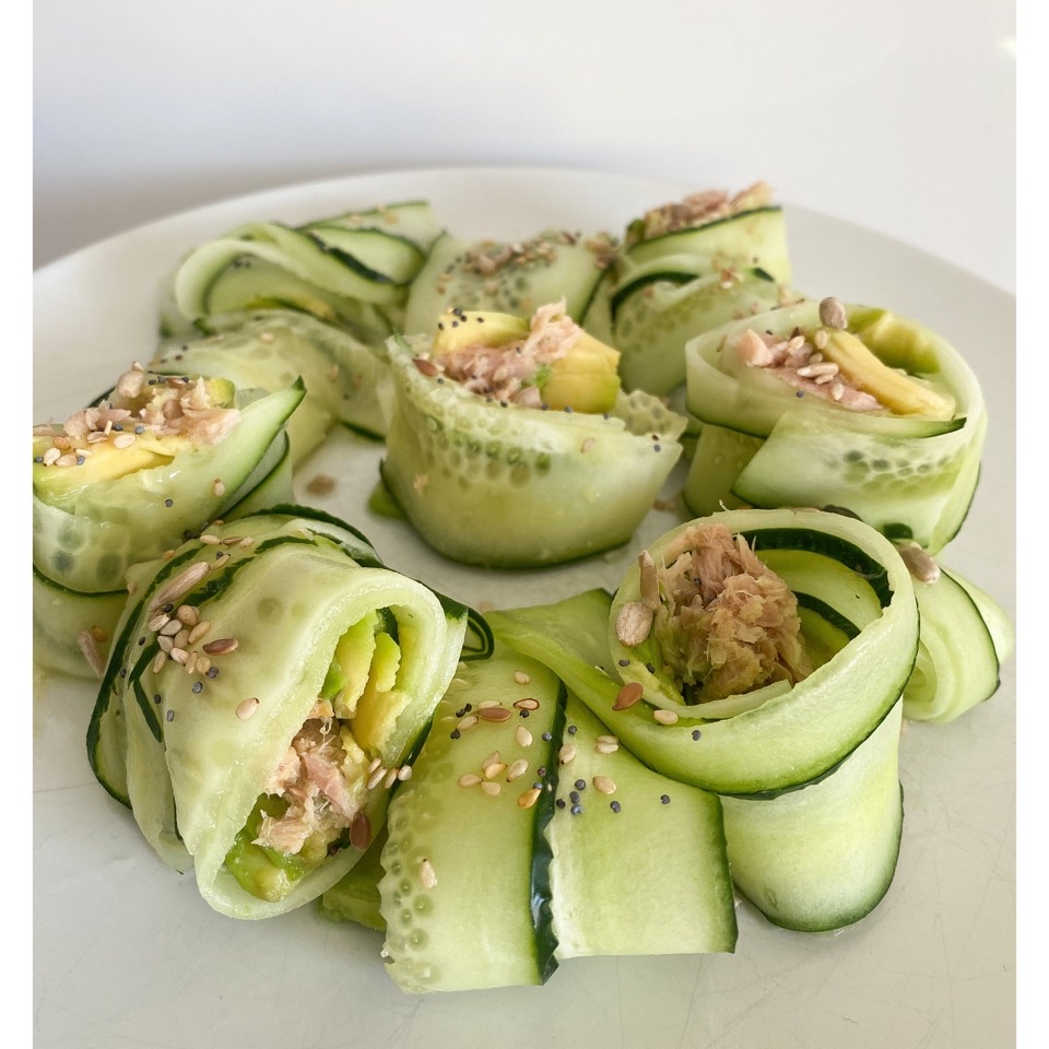 Rollitos de pepino, atún y aguacate 🥒 🥑 Rollitos de pepino, atún y aguacate 🥒 🥑