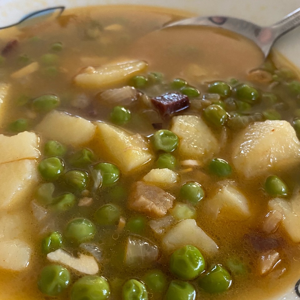 Guisantes con patata y jamón Guisantes con patata y jamón