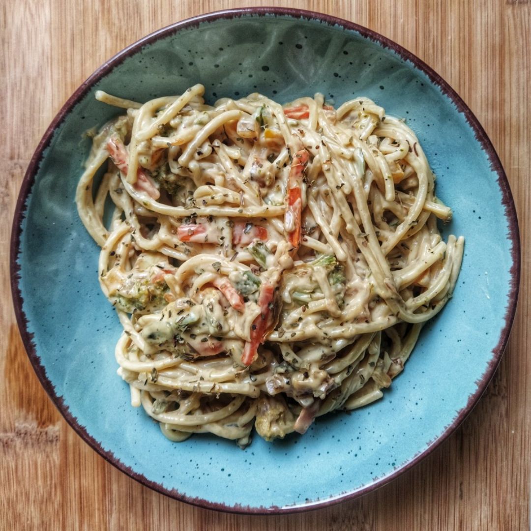 Espaguetis con verduritas y salsa de soja
