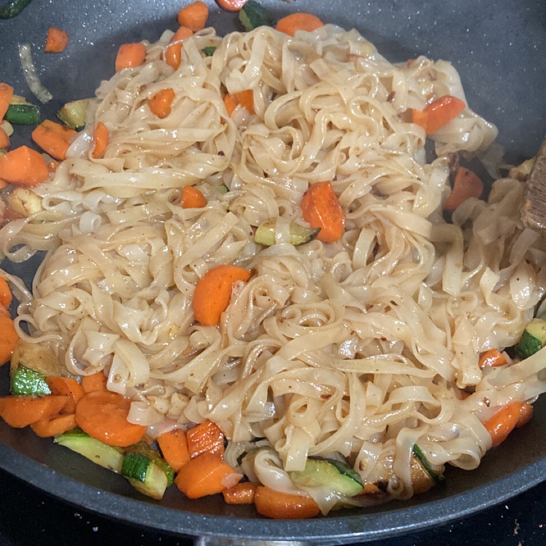 Noodles con pollo Paso 1 Noodles con pollo Paso 1