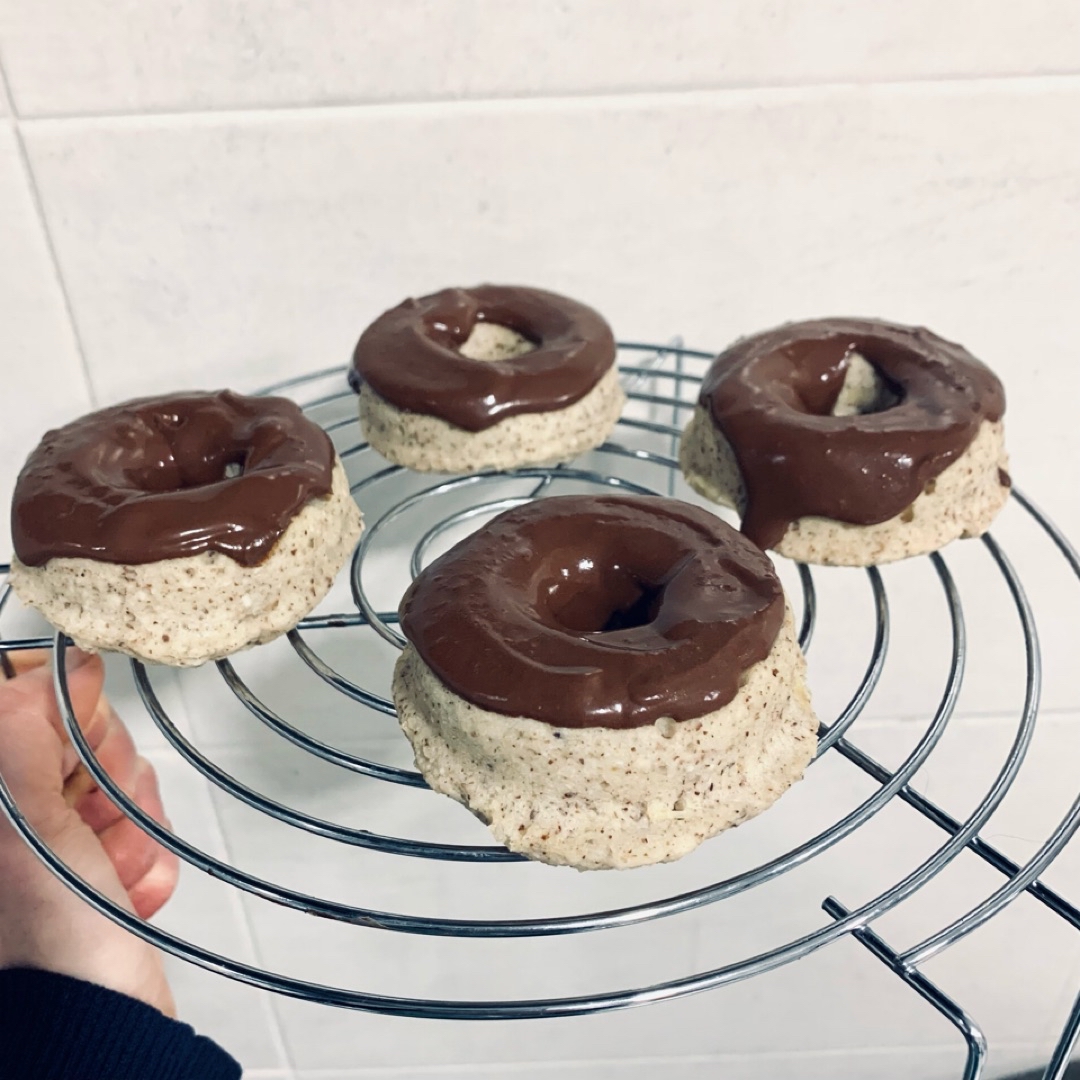 Donnuts microondas con pera 🍐 y coco 🥥 Donnuts microondas con pera 🍐 y coco 🥥