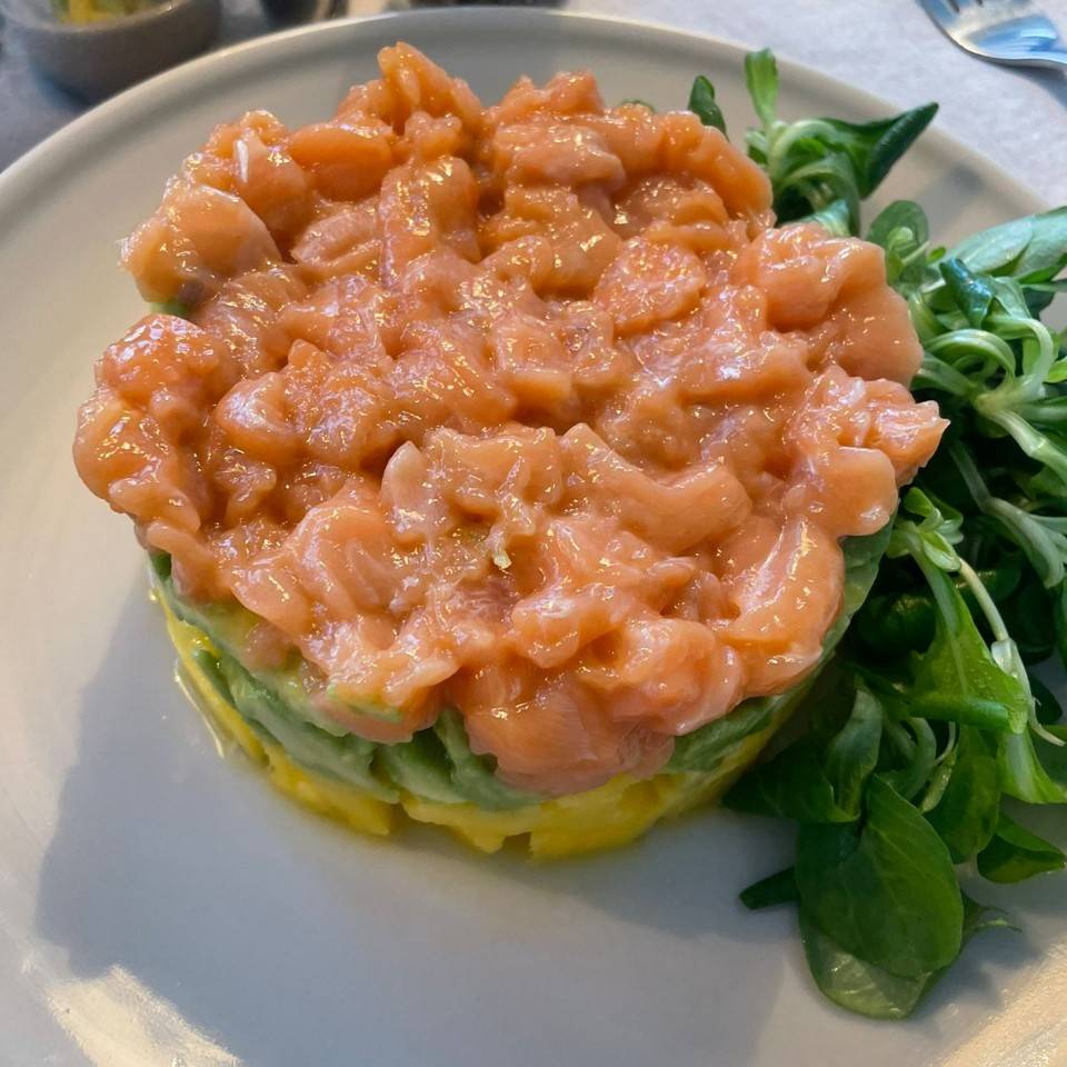 Tartar de salmón sin complicaciones Tartar de salmón sin complicaciones