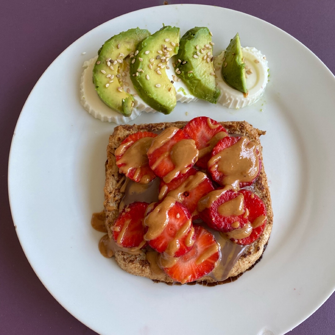 tostada frances y algo de salado tostada frances y algo de salado