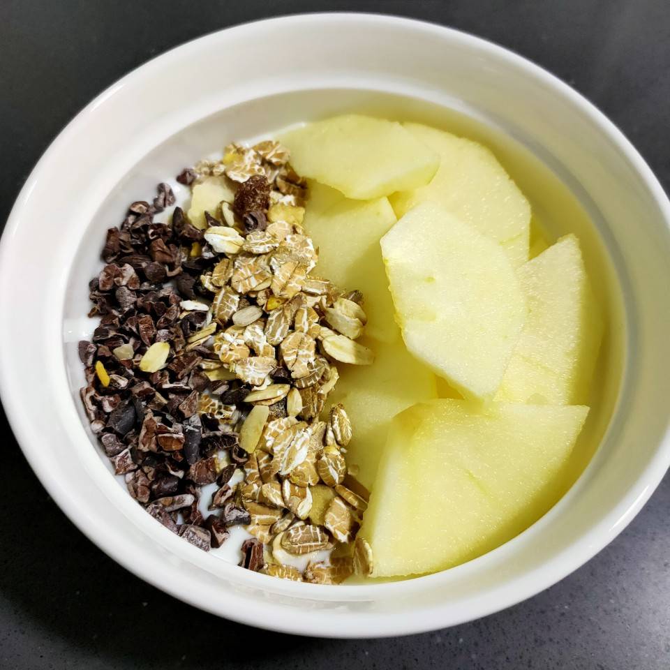 Iogurt con muesli y manzana Iogurt con muesli y manzana