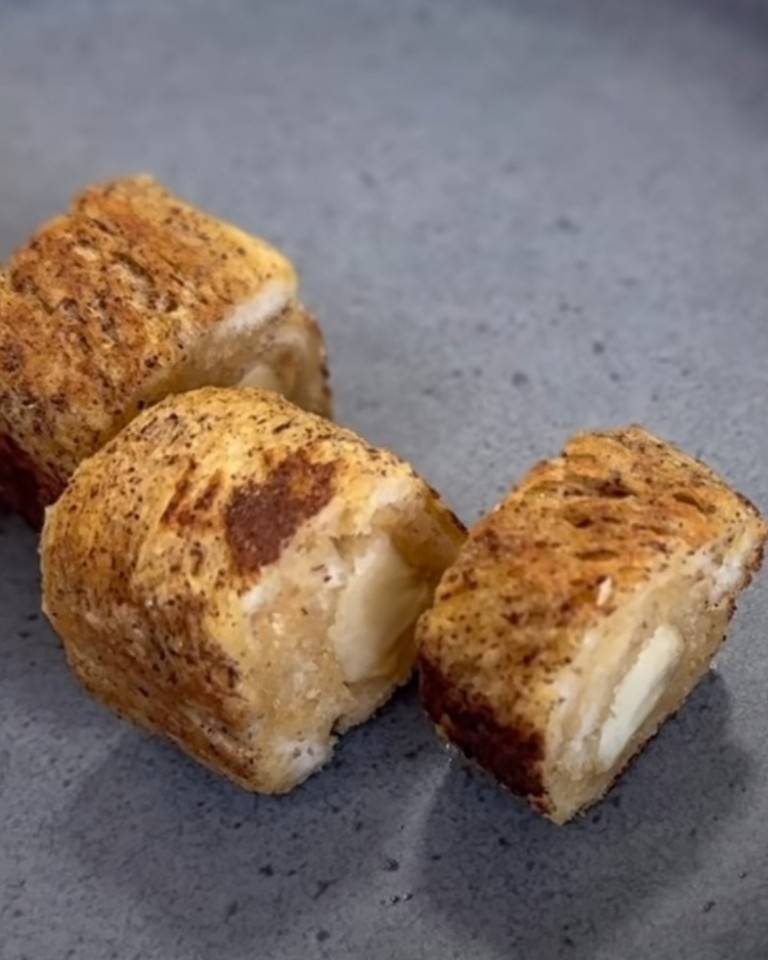 Mini Rolls de Pan integral crema de frutos secos y plátano 