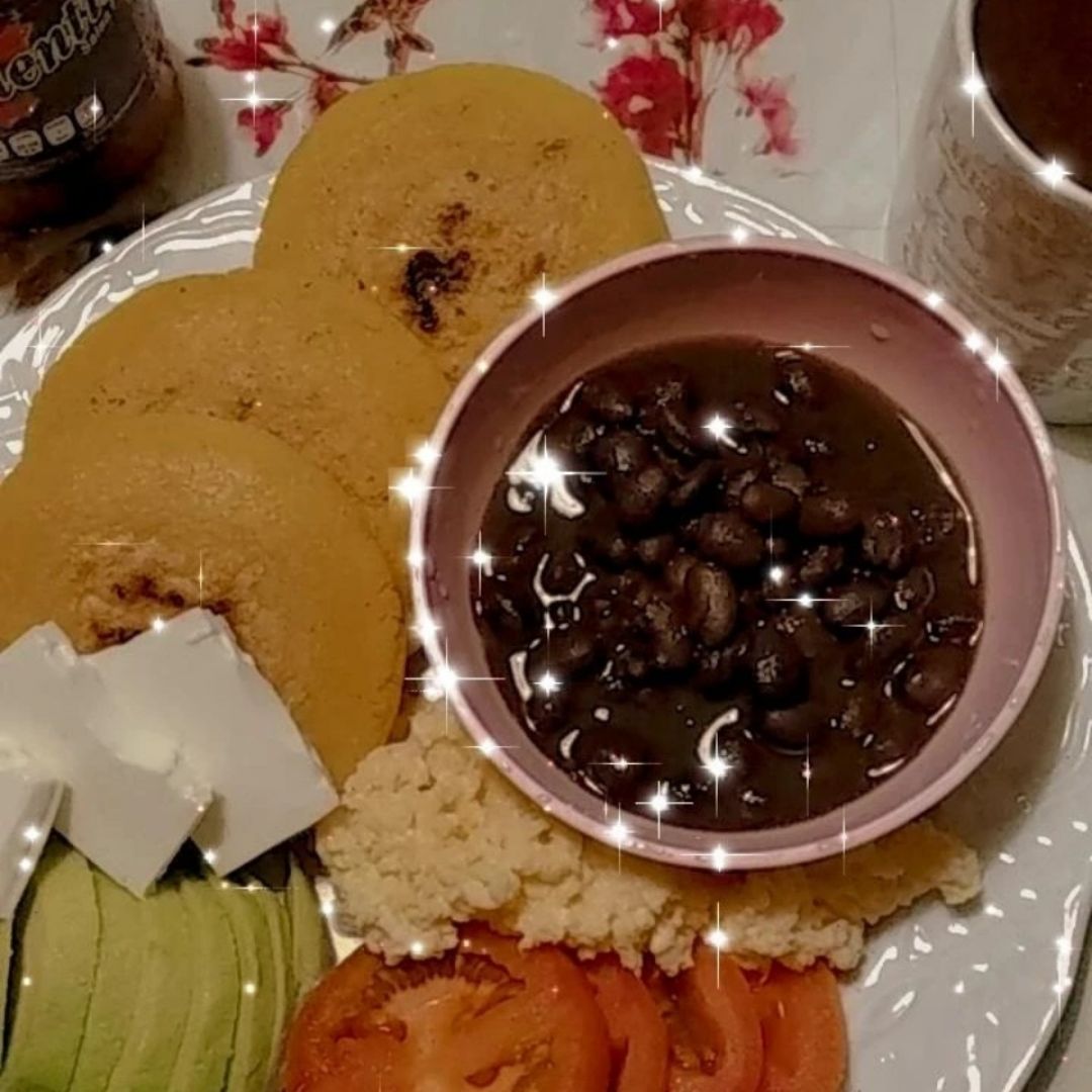 Desayuno colombiano 🇨🇴✨❤️(bandeja paisa) Desayuno colombiano 🇨🇴✨❤️(bandeja paisa)