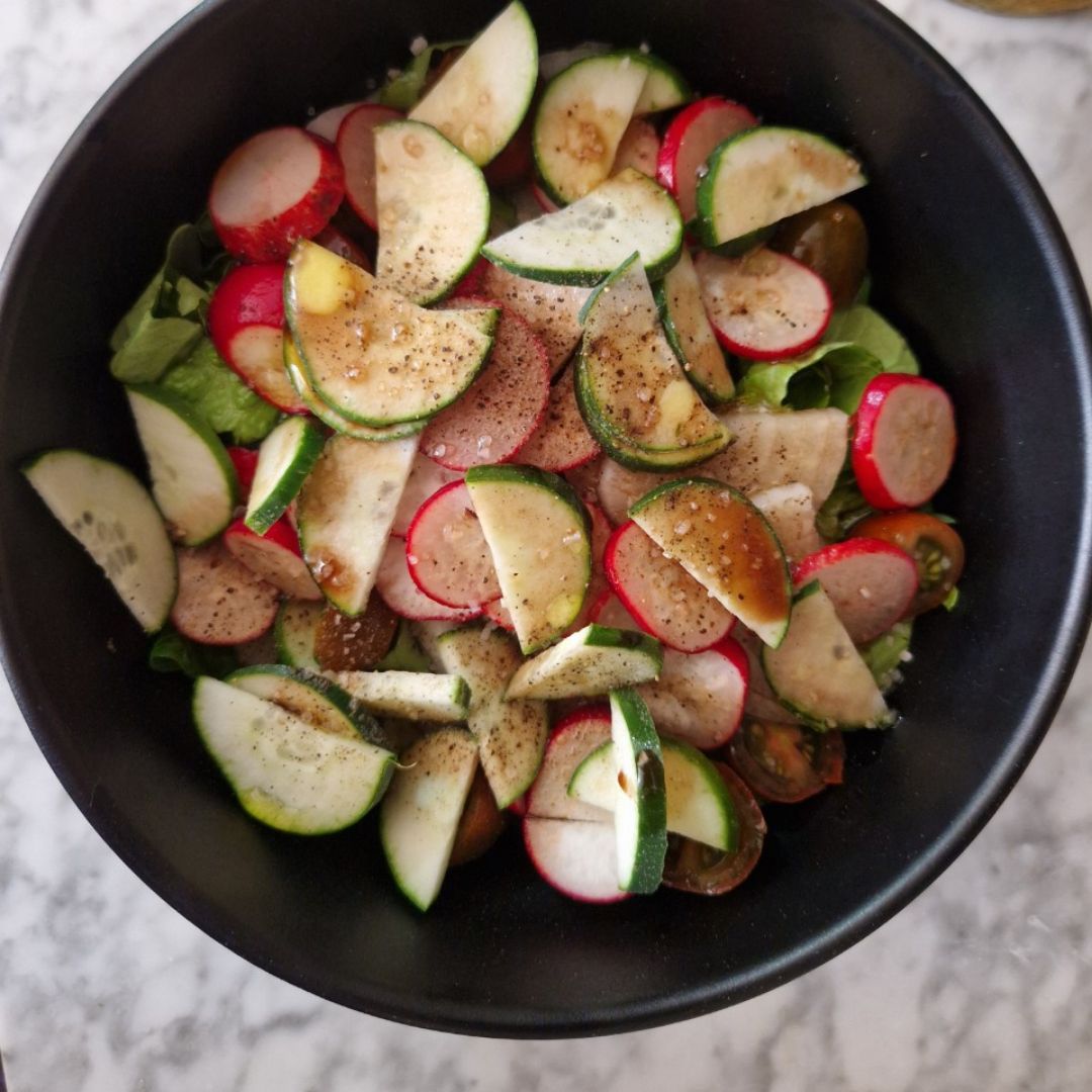 Ensalada de rabanitos y pepino Ensalada de rabanitos y pepino