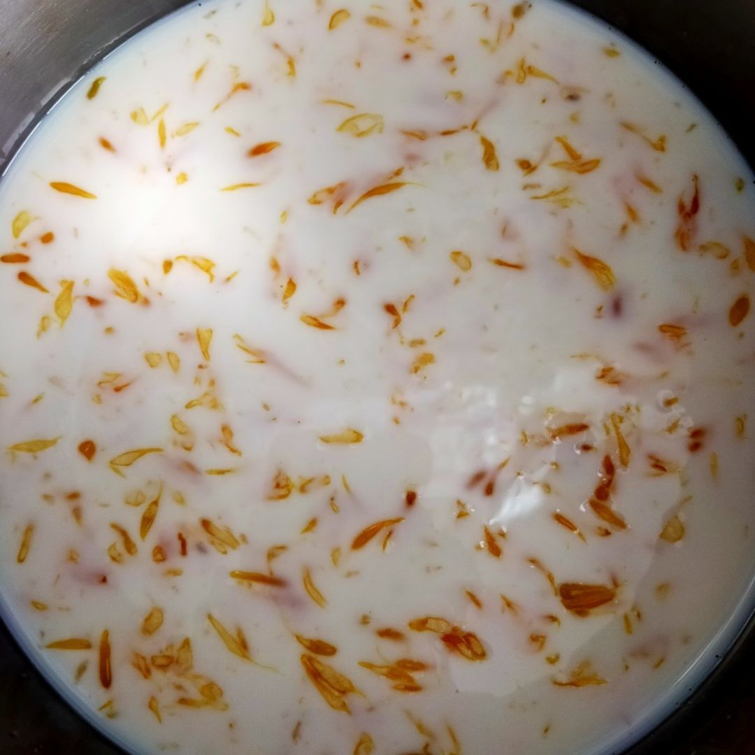 Gelatina de naranja con leche Paso 1
